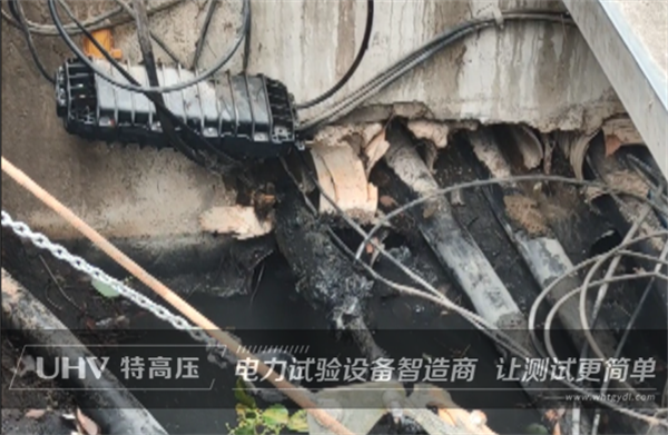 特高壓電力技術(shù)團(tuán)隊(duì)再出發(fā),為湖北客戶做電纜耐壓試驗(yàn)!(圖2) 特高壓電力技術(shù)團(tuán)隊(duì)再出發(fā),為湖北客戶做電纜耐壓試驗(yàn)!(圖2)